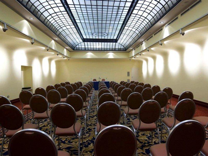 Jr Hotels Oriente Bari Esterno foto