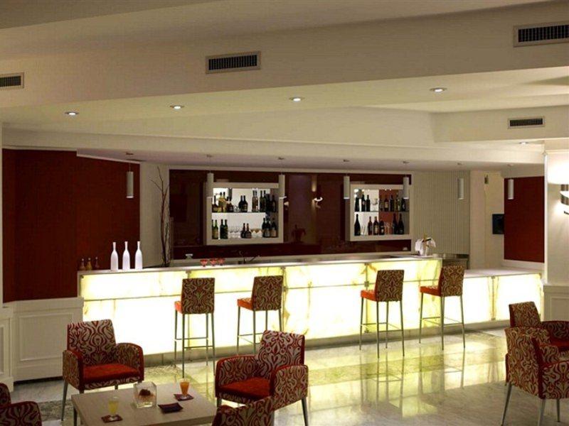 Jr Hotels Oriente Bari Esterno foto