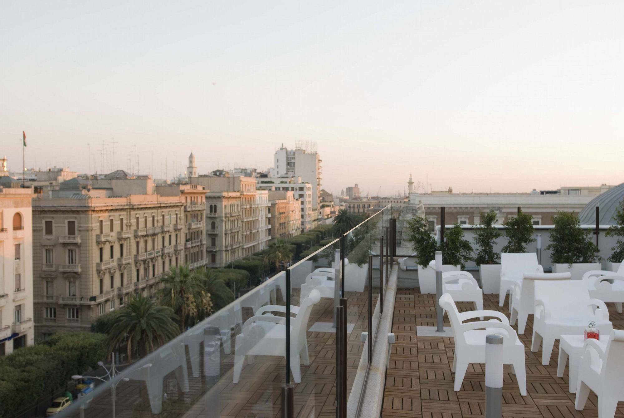 Jr Hotels Oriente Bari Esterno foto