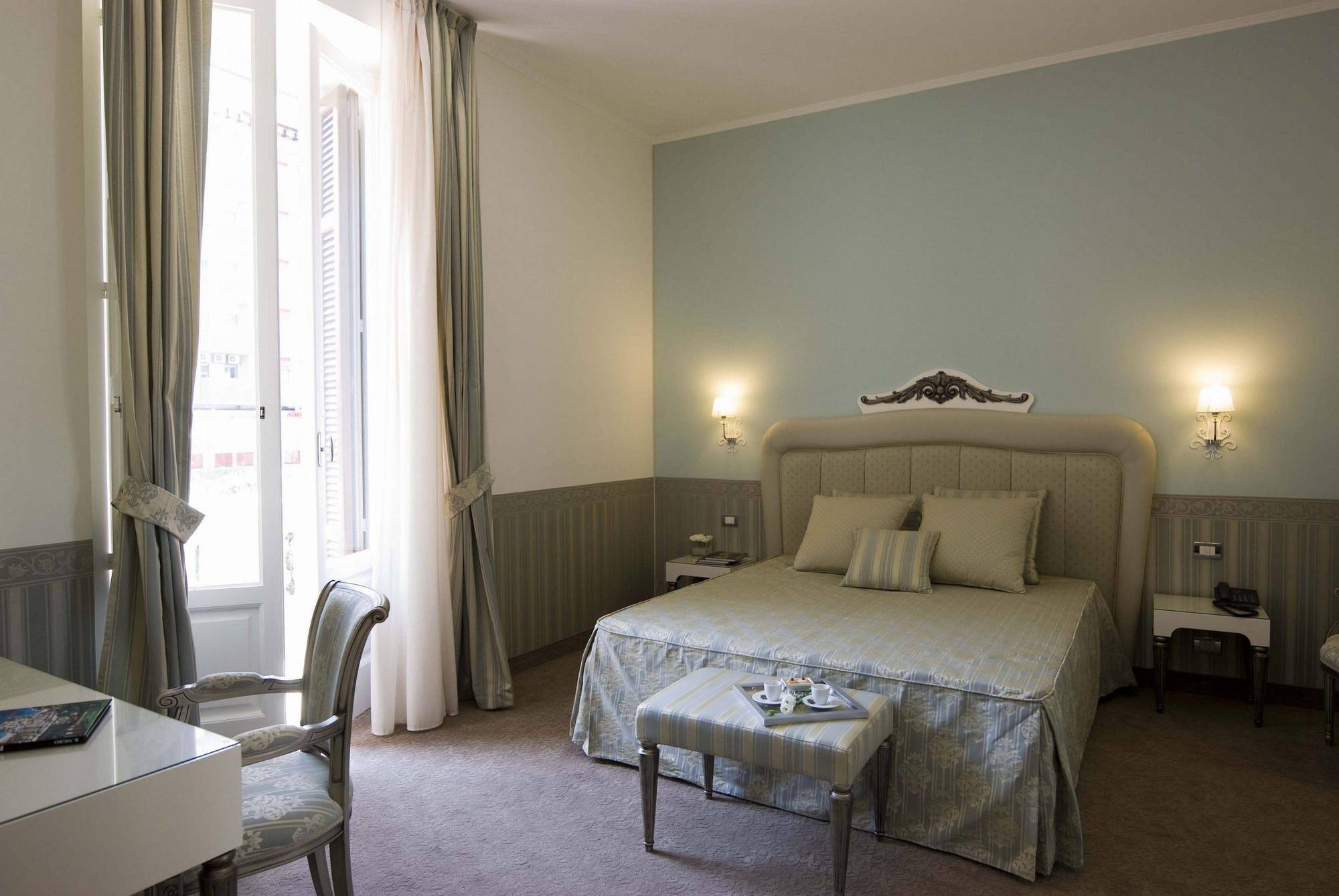 Jr Hotels Oriente Bari Esterno foto