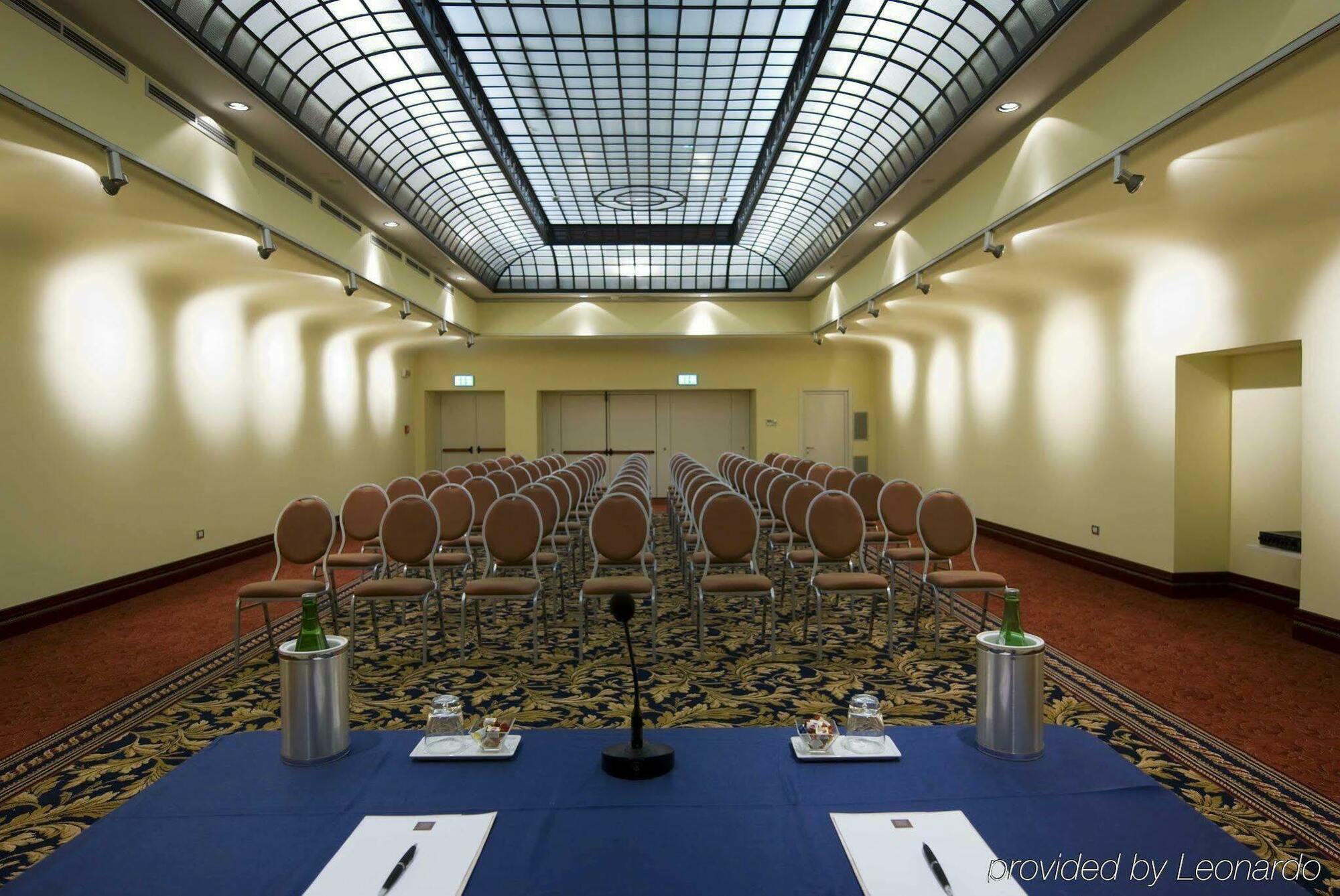 Jr Hotels Oriente Bari Esterno foto