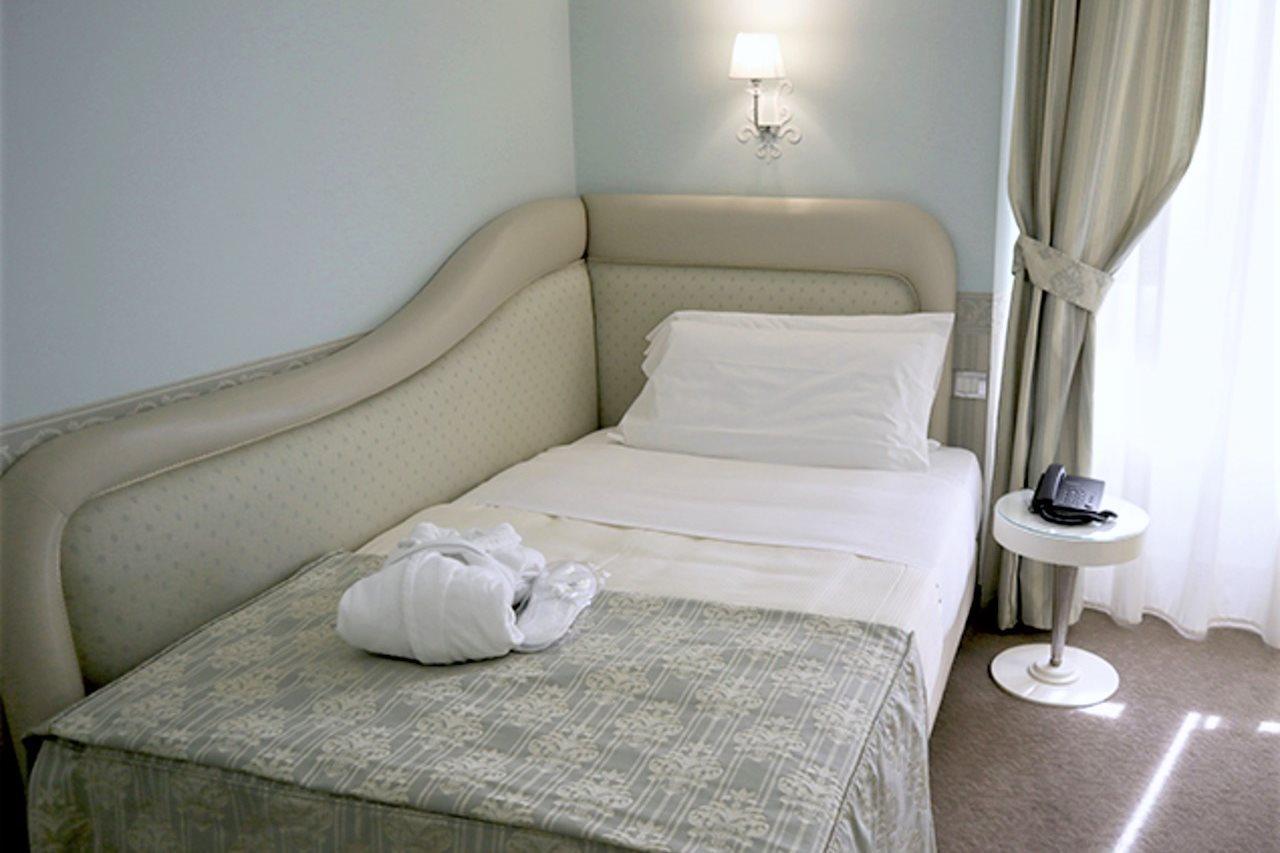 Jr Hotels Oriente Bari Esterno foto