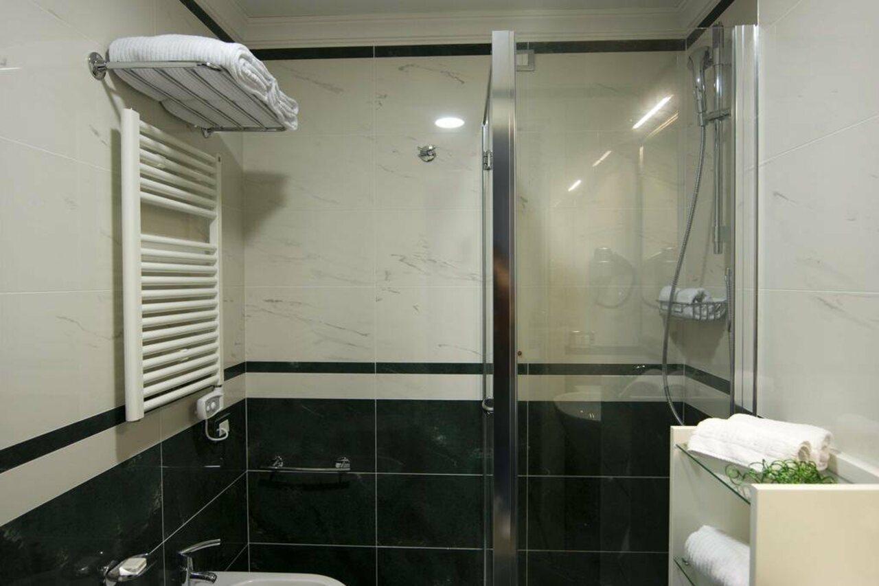 Jr Hotels Oriente Bari Esterno foto